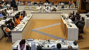 労働者は、新しい雇用法案のオジョルドライバーの保護と卒業証書の拘留の禁止を求める
