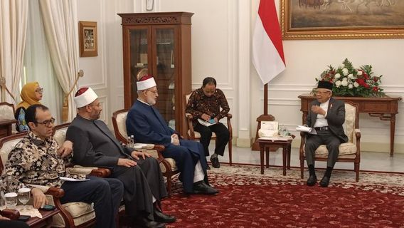 副总统要求GSA副手在爱资哈尔接受印度尼西亚学生