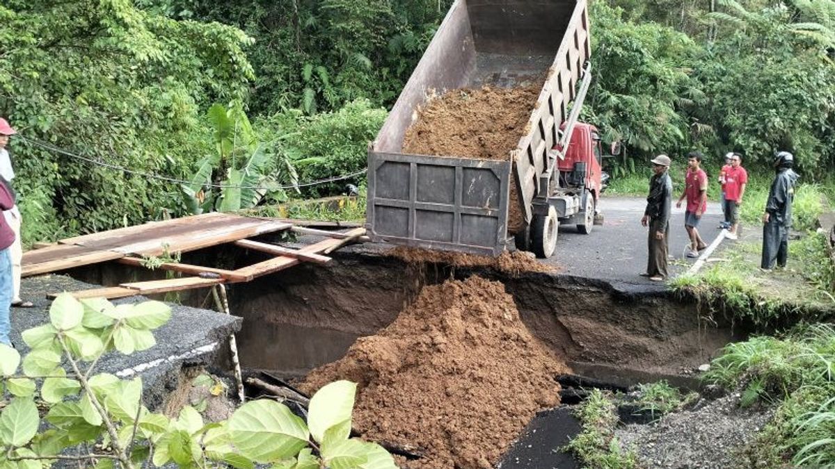 Gubernur Mahyeldi Klaim Tak Ada Lagi Daerah Terisolir Pascabanjir Sumbar