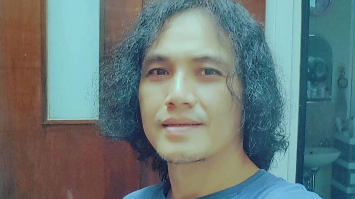 Berkenalan dengan Wawan Juniarso, Mantan Drumer Dewa 19 yang Digugat Cerai Istrinya