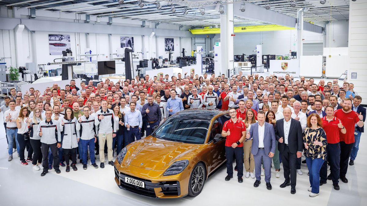 History Founded At Leipzig Factory, One Unit Of Panamera Turbo E-hybrid Marks Porsche's 2 Millionth Production