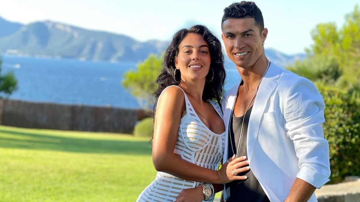 Cristiano Ronaldo Et Georgina Rodriguez Retournent à L’adolescence En Angleterre