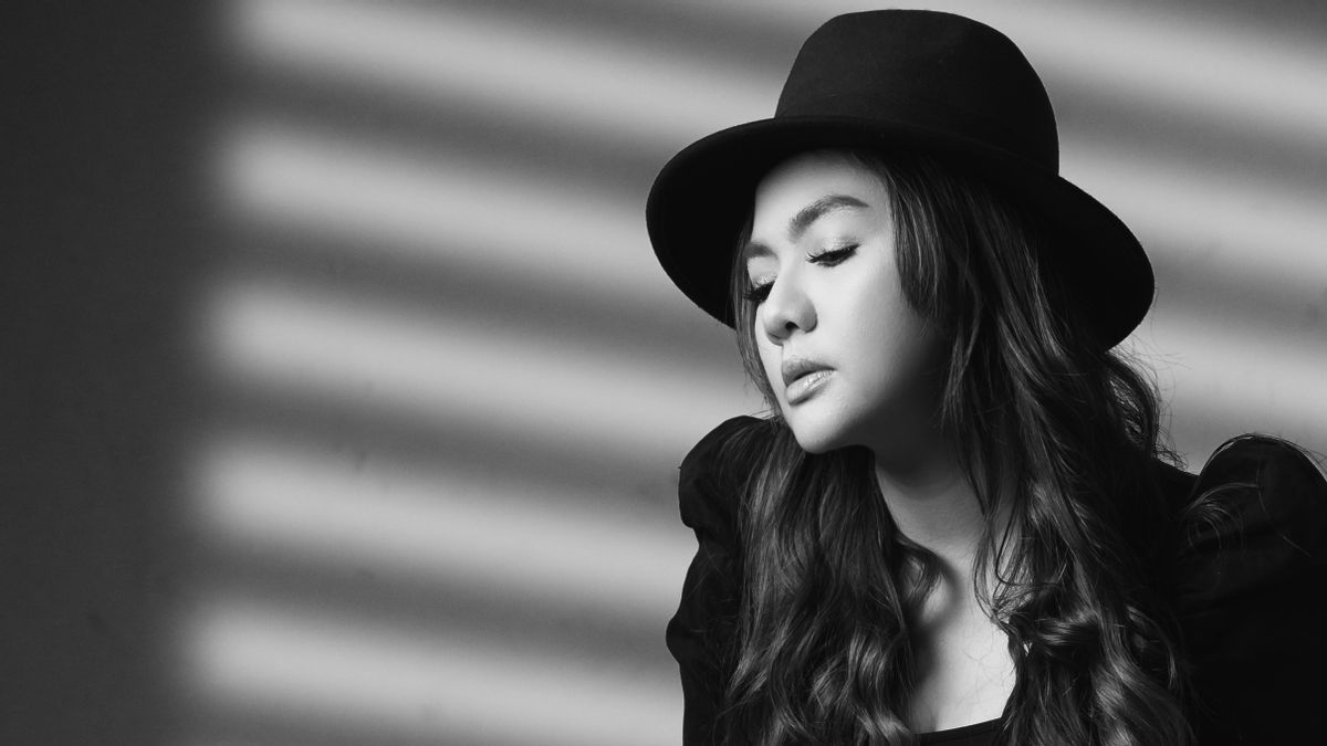  Lama Tak Terdengar, Vicky Shu Muncul dengan Lagu Baru