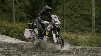 Husqvarna Presents Norden 901 Expedition 2025 With Better Specifications Than Before