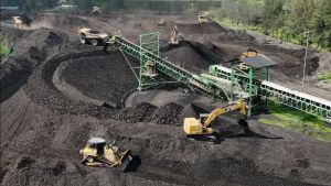 Bahlil Beberkan Alasan Pangkas RKAB Batu Bara