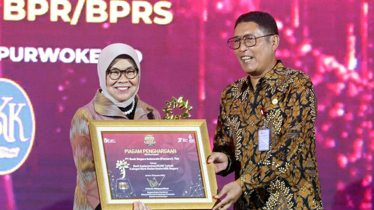 BNI Wins 2 OJK Awards, Actively Acquires Student Customers