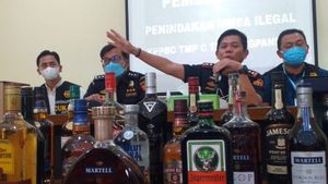 Bea Cukai Bongkar Penyelundupan Ribuan Botol Minuman Keras dari Singapura secara Ilegal