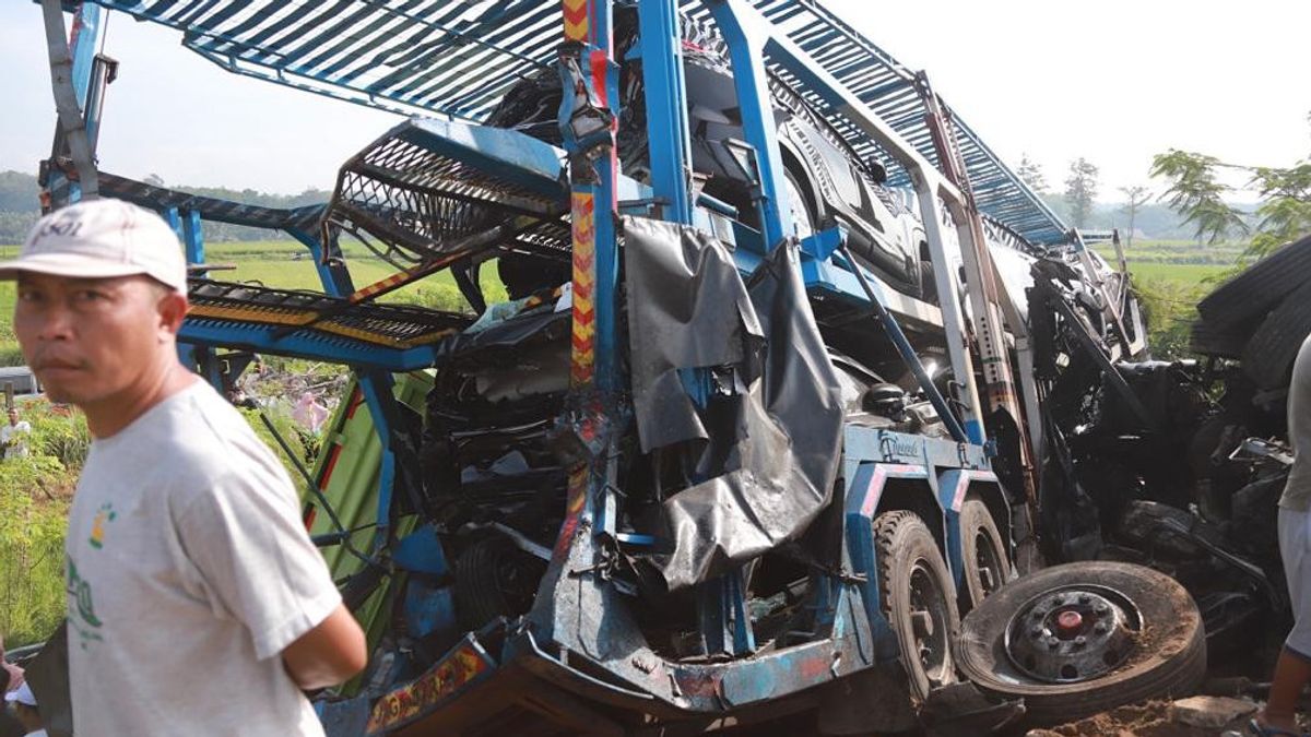 スマランでの致命的な事故で6人が死亡-ソロ有料道路