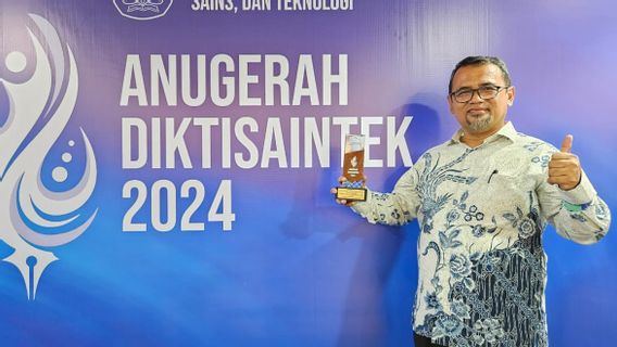 UIKA Bogor Wins National Award At The 2024 Diktisaintek Award