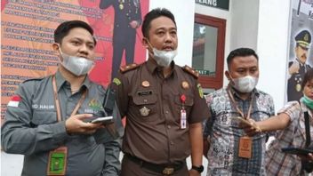 Le Bureau Du Procureur Du Métro De Lampung Arrête 2 Suspects De Corruption Du Marché De Cenderawasih