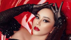 Portrait Of Aura Kasih Appearing Bold With Black Dress In Latest Photoshoot