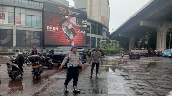 Kelapa Gading toujours assiégé par les inondations jusqu'à l'écoulement de l'eau, le chef de police : Nous avons déployé du personnel sur place