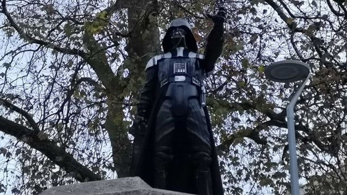标志性星球大战演员去世后几天，达斯·维达（Darth Vader）的神秘雕像现身