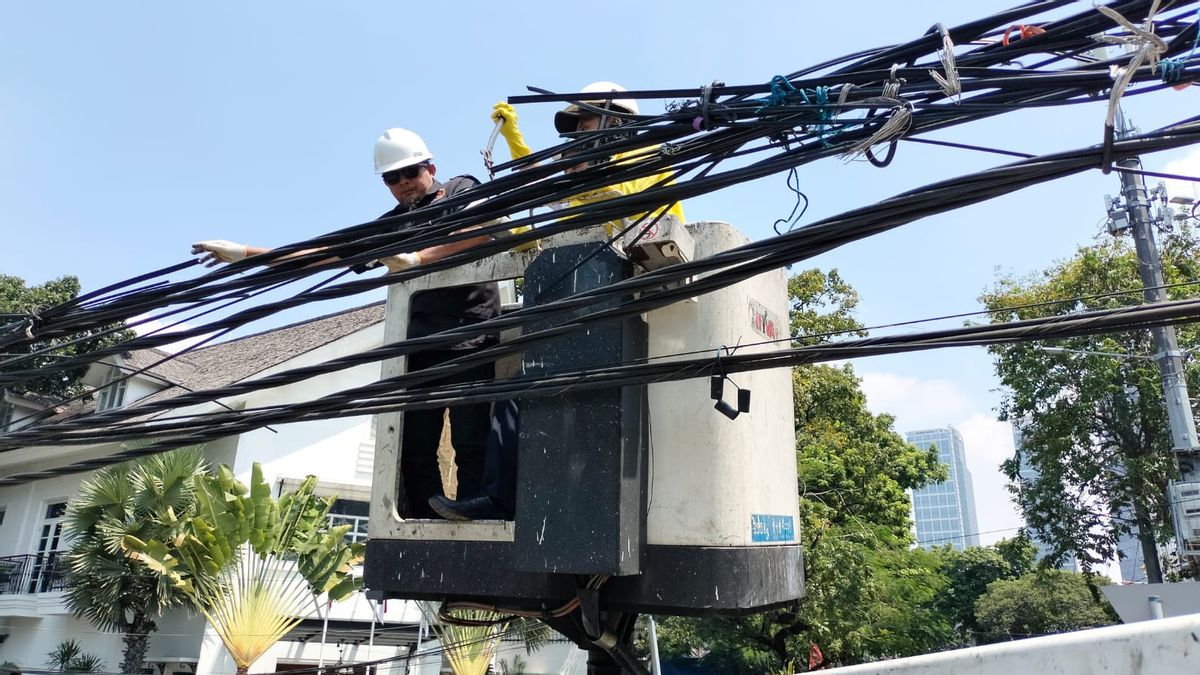 根据DKI省政府的要求,Apjatel 加速光纤电缆结构安排1 个月