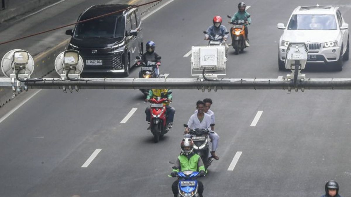Polda Metro: ETLE Hanya untuk Pengguna Kendaraan Bermotor, Tak Ada Pejalan Kaki Ditilang