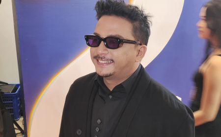 Gala Bunga Matahari Jadi ‘Jimat’ Sal Priadi Bawa Pulang Piala AMI Awards Pertama