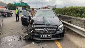 Polisi Upayakan <i>Restorative Justice</i> Pengemudi Mercedes Benz Lawan Arah dengan Honda Brio di Tol JORR