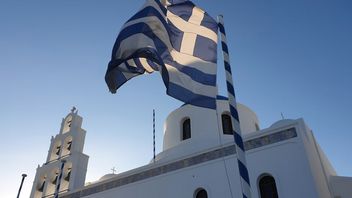 اعتقلت الشرطة اليونانية عشرات الأشخاص على صلة بفضيحة الاحتيال على الأراضي المدعومة من الاتحاد الأوروبي