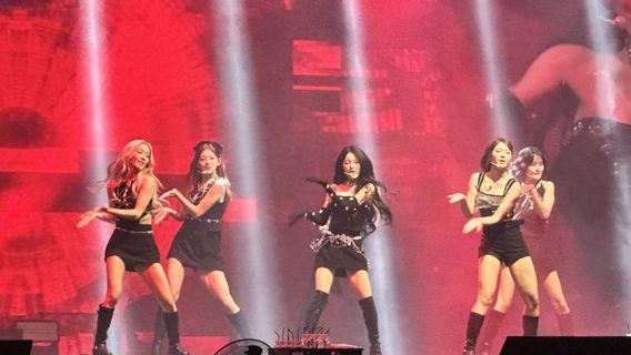 BEBE Gemparkan Opening STAYC Konser Jakarta
