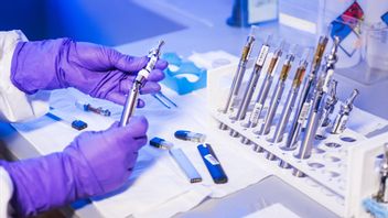 Viral Pfizer's Vape-Formed Vaccine On Social Media Is Hoax