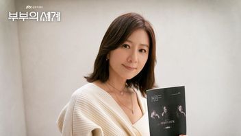 Hated In Dramas, Kim Hee Ae Loved By The World Of The Married Cast In The Real World