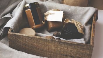 Hamper History: Formerly A Form Of Donation, Now A Gift