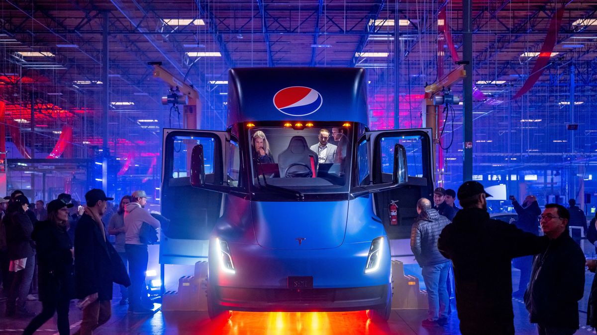 PepsiCo Beli 100 Truk Listrik  Tesla Semi, Meski Belum Resmi Diluncurkan ke Pasar