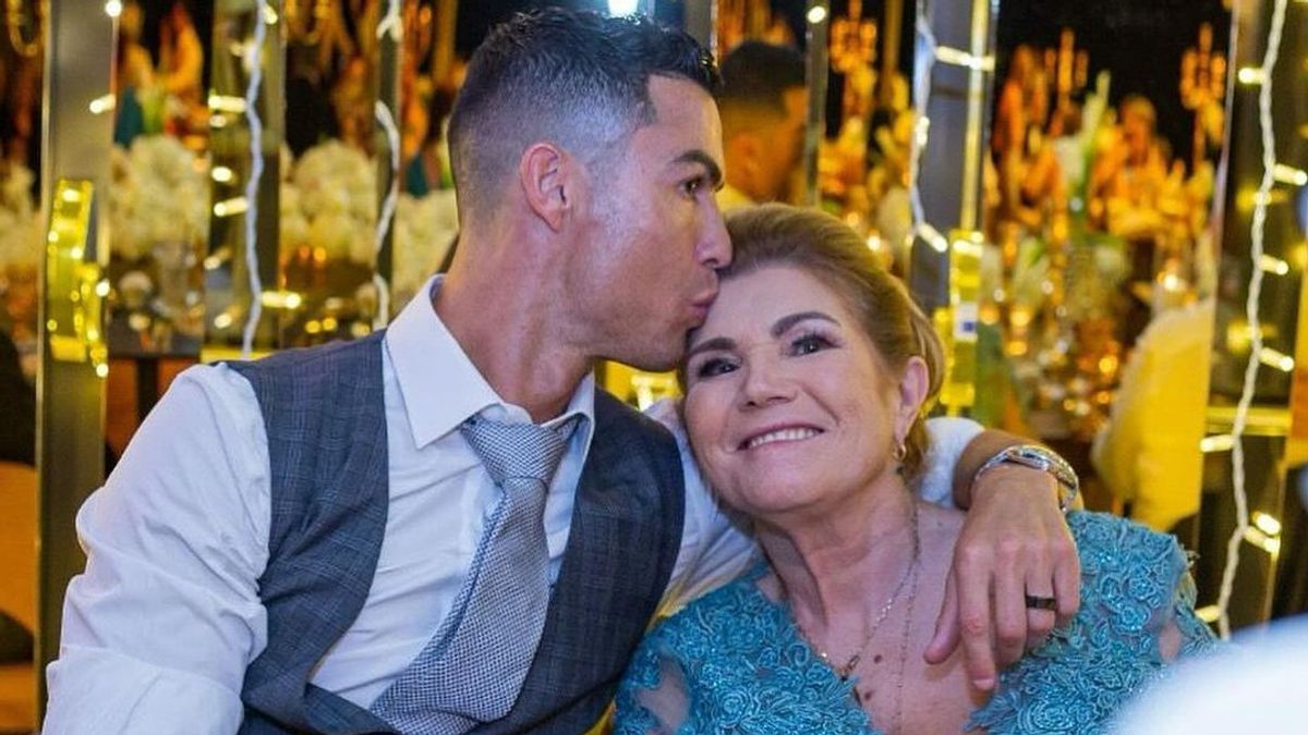 The Real Sultan, Ronaldo Hadiahi Ibunda Mobil Mewah di Hari Ulang Tahun dan Rolex untuk Tamu