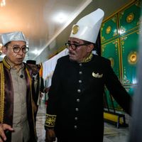 Dapat Gelar Adat Kesultanan Tidore, Menbud Singgung Film dan Ekonomi Budaya Maluku Utara