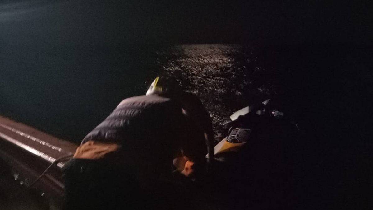 Terkatung-katung di Laut karena Jetski Kehabisan Bensin, WN Filipina Diselamatkan