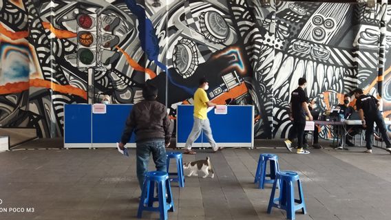 La Peinture Murale Dans Le Tunnel De Kendal Est Utilisée Comme Fond De Vaccination, Après L’injection, Vous Pouvez Prendre Des Selfies