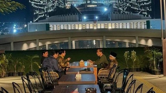 Presiden dan Wapres Makan Malam di Area Sumbu Kebangsaan IKN