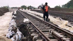 Banjir di Grobogan Ganggu Perjalanan KA Semarang-Surabaya