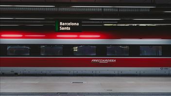 スペインの列車運転手は、11年ぶりの最悪の列車事故で2.5年の刑を宣告されました