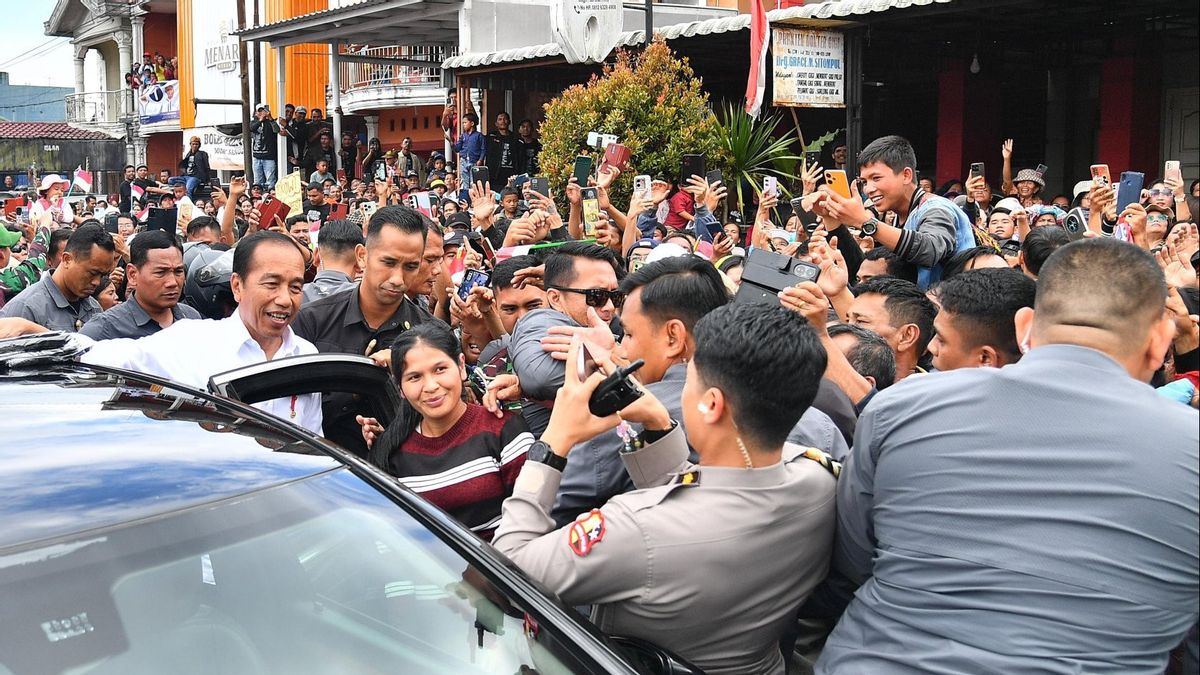 Le taux de satisfaction du président Jokowi est élevé, la plupart des gens sont concernés par la politique