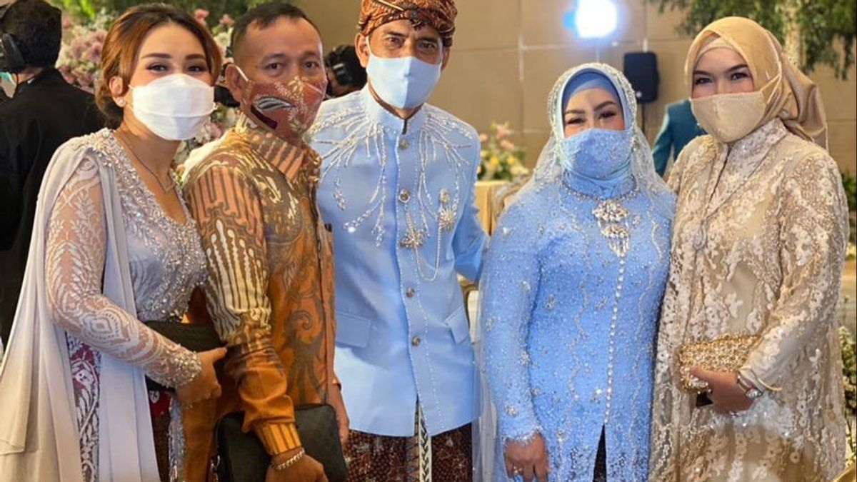 Ayah Rozak's Jewelery Present Rizky Billar And Lesti Kejora's Wedding Make Dazzles, Ayu Ting Ting: He Is A Rich Man