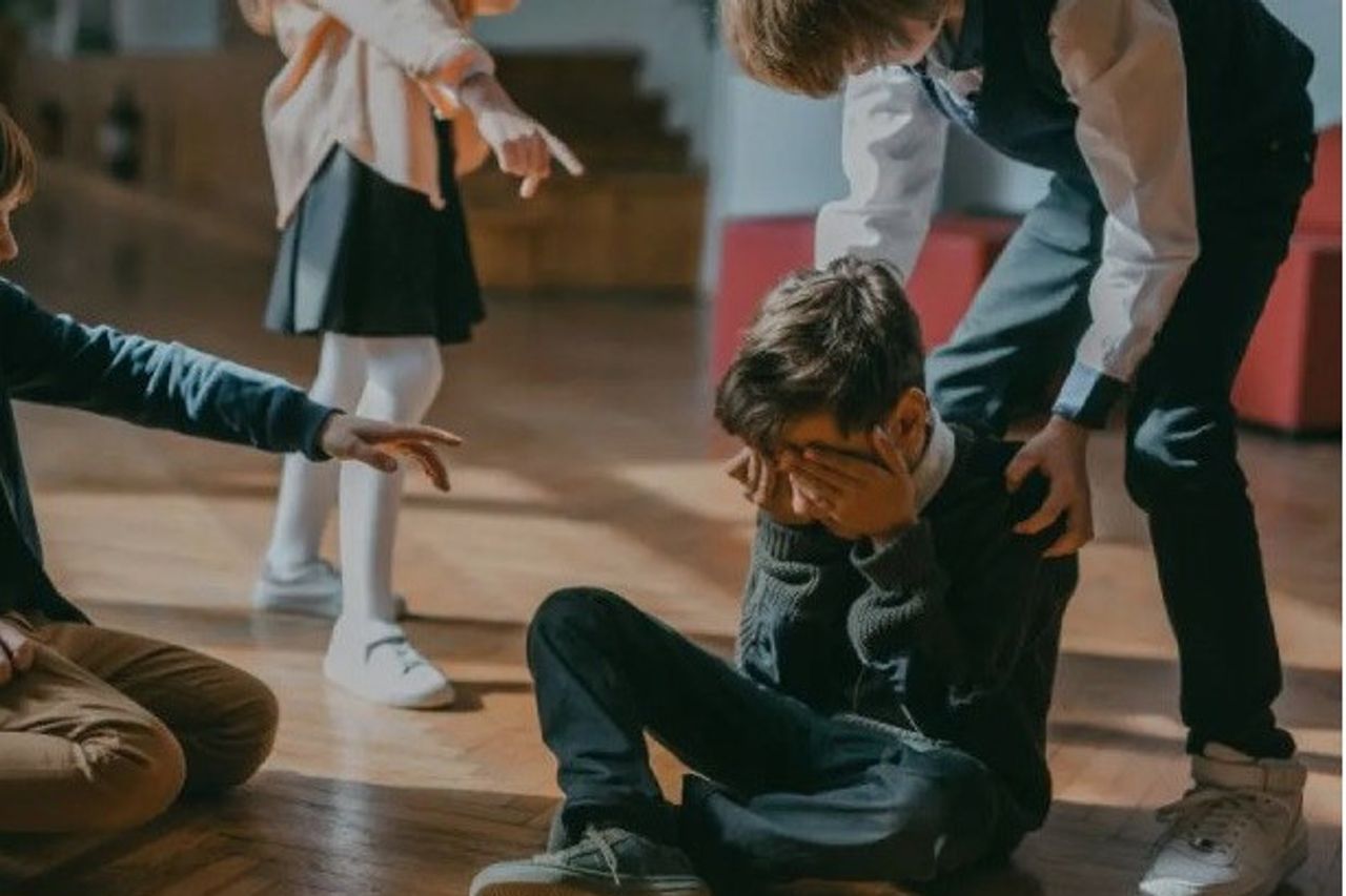 Les écoles n'arrêtent pas, qui ne va pas?