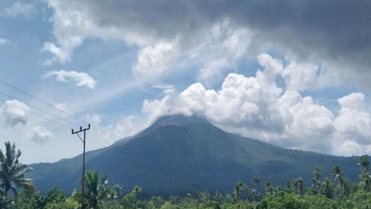 Men's Lewotobi Mountain Status In East Flores Drops To Alert Level