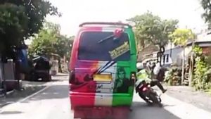 Sopir Mobil Elf Ugal-ugalan yang Serempet Polisi hingga Terpelanting di Probolinggo Ditangkap