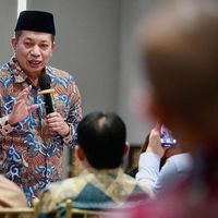 Menkop Pastikan Program di Luar Kopdes Merah Putih Tetap Berjalan
