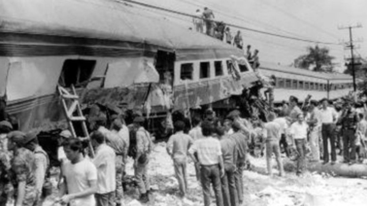 インドネシアでの恐ろしい列車衝突イベントのリスト