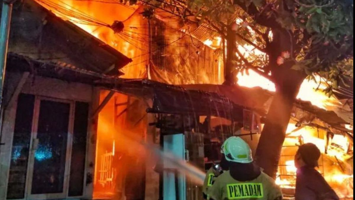 Kebakaran di Pasar Gembrong Jaktim, 14 Mobil Damkar Diturunkan