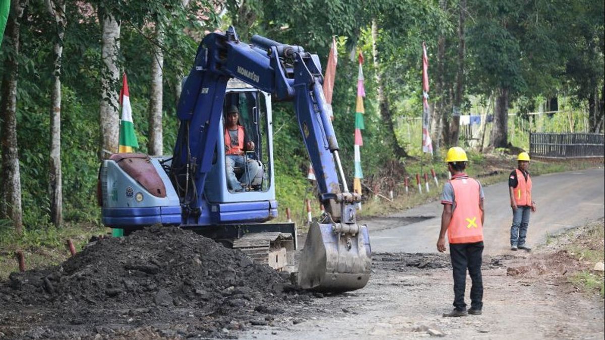 楠榜穆卢斯的道路索赔州长在三年内需要4万亿印尼盾的预算