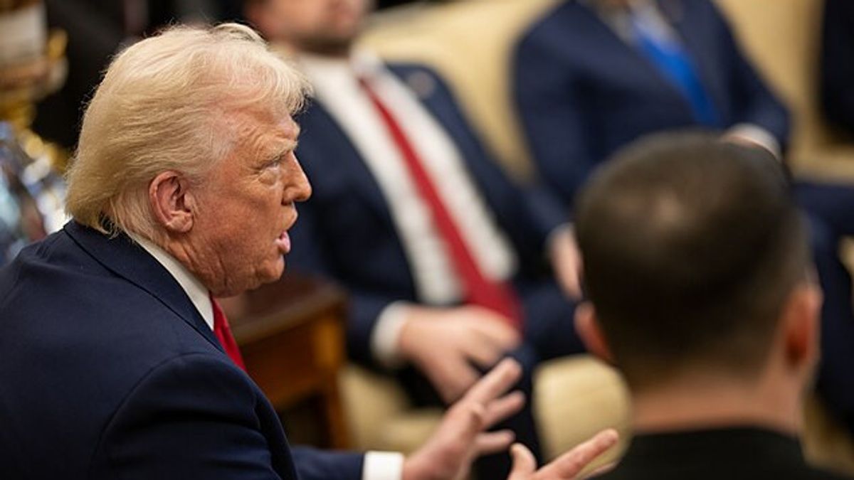 Trump tak Libatkan Kepala Intelijen dalam Rapat Perang Iran-Israel