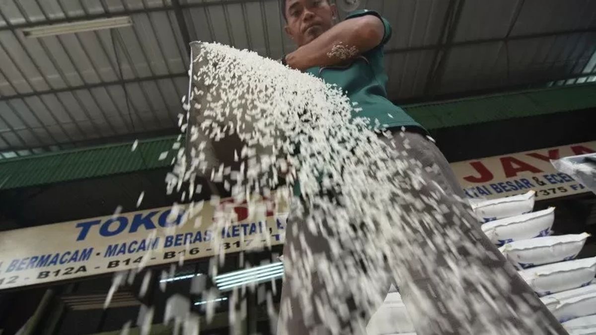 スラカルタ市政府は米価格を直ちに下げると約束