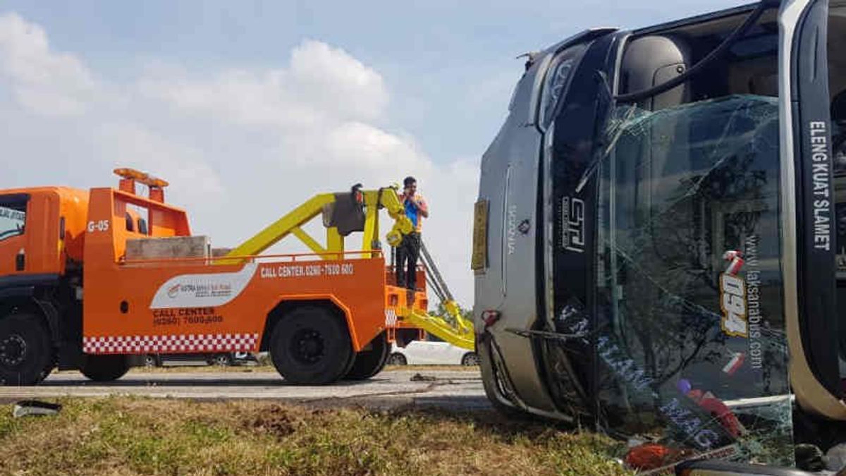 Bus Kecelakaan di Tol Cipali, 1 Orang Tewas 