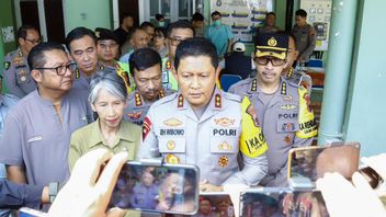 Central Java Police Chief Meets Krapyak Toll Accident Victims at Kariadi Hospital