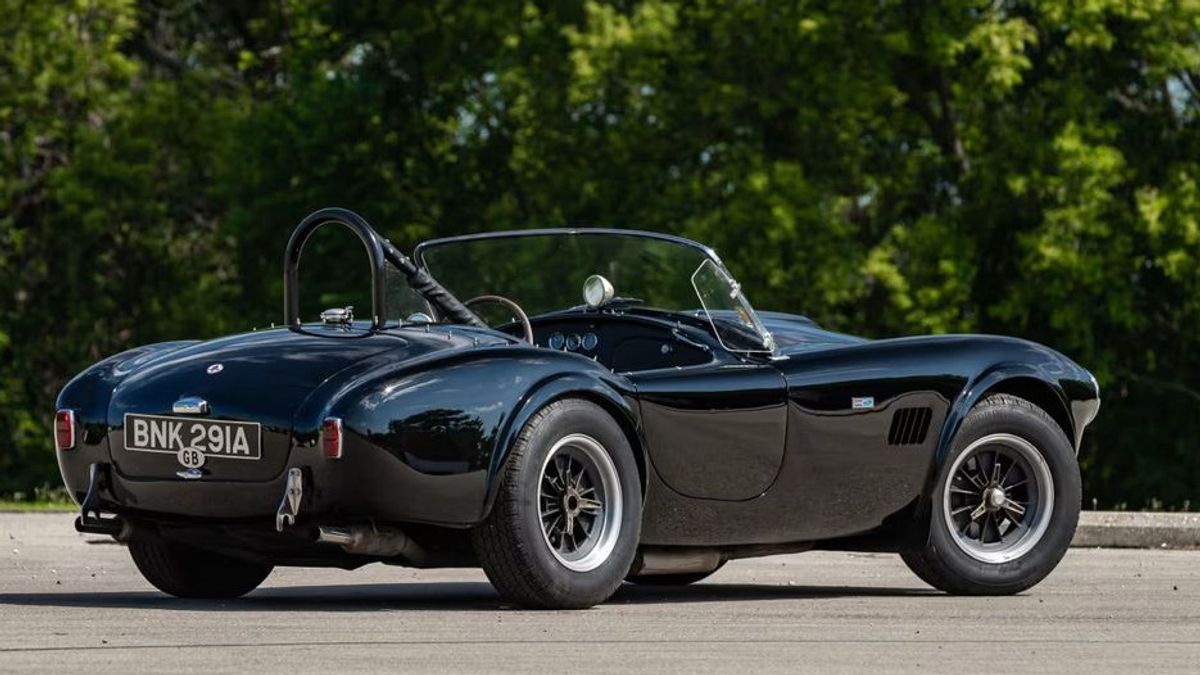 Steve McQueen's Legendary Car Cobra Ready To Be Auctioned