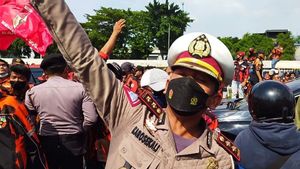 Waduh, Kepala Petugas Kena Pukul saat Amankan Demo Ormas PP di Depan Gedung DPR, Polisi: Kami akan Proses Hukum