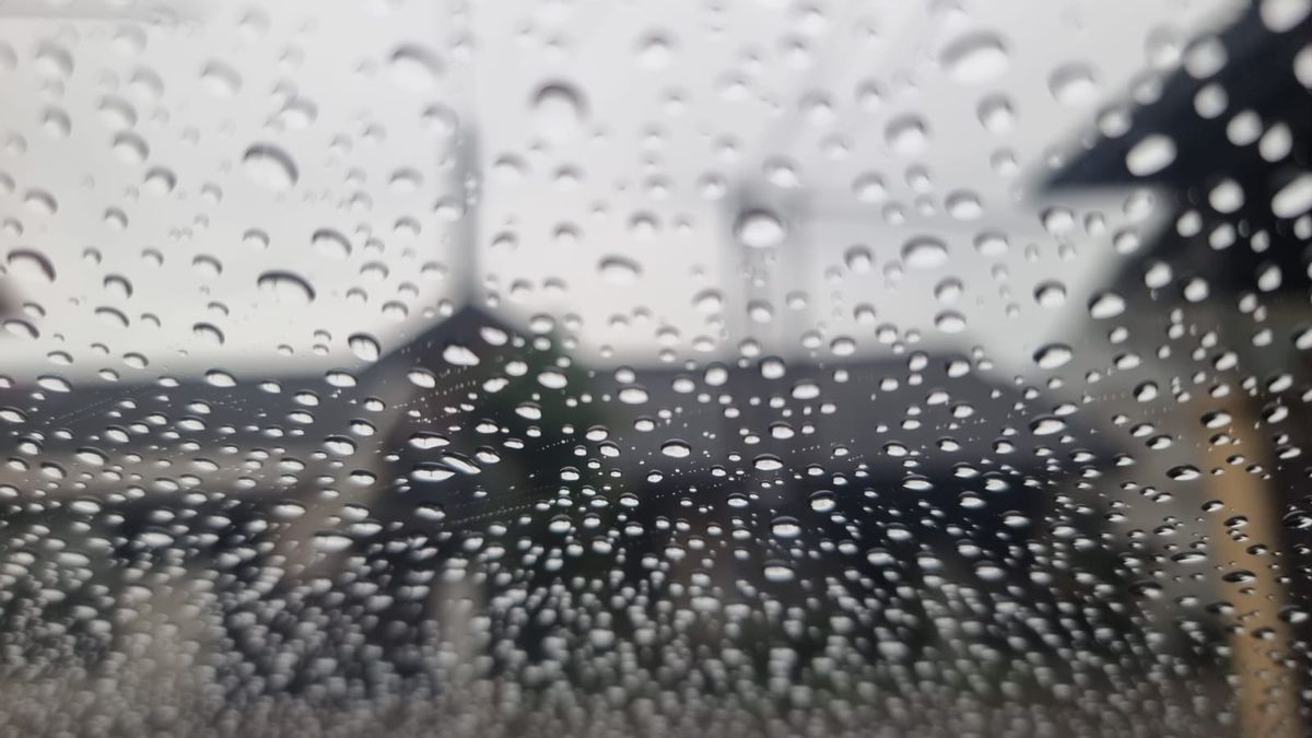 今日の天気、インドネシアの一部の地域は小雨